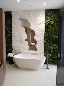 Облицовка стен и колонн